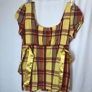 Off the shoulders plaid shirt